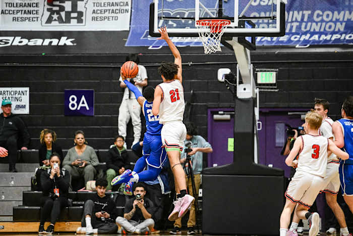 Lincoln Gresham 6A Oregon boys basketball quarterfinal Naji Saker -45